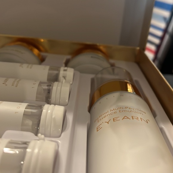 Retinol multi-PePtide essence care gift box - Picture 7 of 7